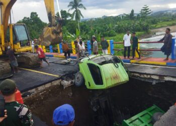 Belum Sampai Setahun Direhab, Jembatan Wai Mer di SBT Sudah Ambruk