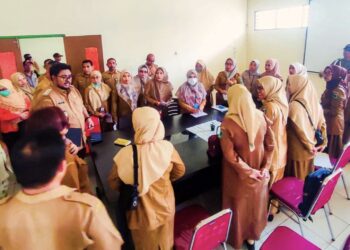 Sidak di Sejumlah Kantor, Wakil Bupati SBT Cek Disiplin Pegawai dan Mutu Pelayanan