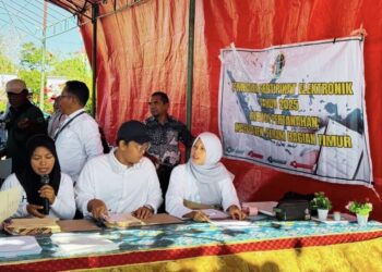 Warga pada Tiga Desa Transmigrasi di SBT Resmi Miliki SHM Program PTSL 2025