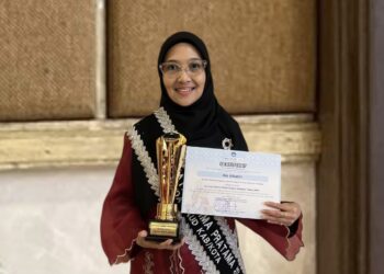 Bunda PAUD SBT Terima Anugerah Wiyata Dharma Pratama dari Kemendikbudristek