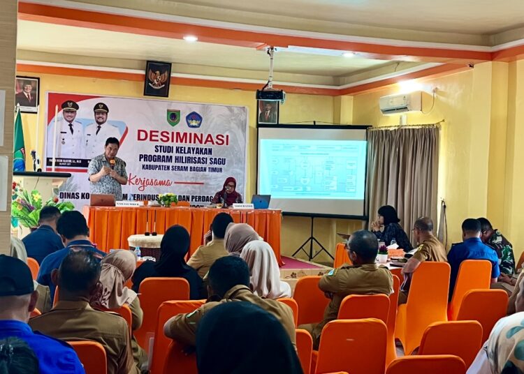 Dinas Koperasi, Perindustrian dan Perdagangan (Diskoperindag) Kabupaten Seram Bagian Timur (SBT) menggandeng Universitas Pattimura (Unpatti) Ambon menggelar diseminasi studi kelayakan program hilirisasi sagu. (Dok : Pribadi)
