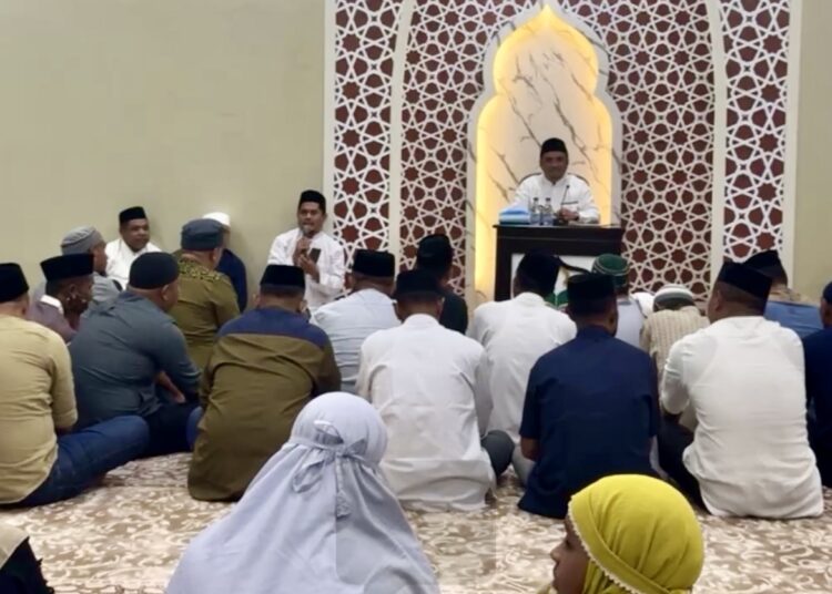 Bupati SBT Fachri Husni Alkatiri mengisi pengajian ASN Berbudi Luhur (Dok : Tangkapan Layar)