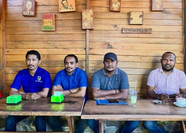 Tiga kubu DPD KNPI SBT melakukan konferensi pers kesiapan Musda KNPI bersama (Dok : Pribadi)