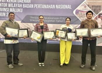Kinerja Baik, Kantor Pertanahan SBT Raih Delapan Penghargaan