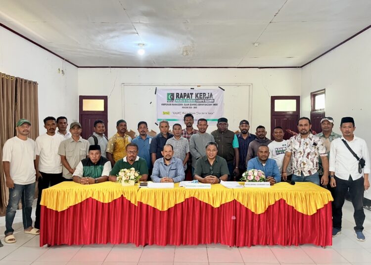 Majelis Daerah Korps Alumni Himpunan Mahasiswa Islam (MD KAHMI) Kabupaten Seram Bagian Timur (SBT) menggelar rapat kerja di Aula Kantor KPU SBT pada Sabtu (14/02/2026).