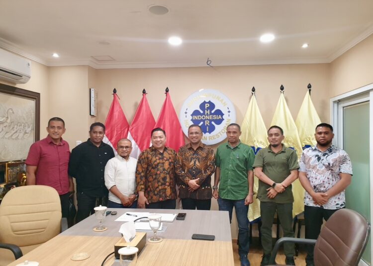 Pemerintah Kabupaten (Pemkab) Seram Bagian Timur (SBT) dan Badan Pimpinan Pusat Perhimpunan Hotel dan Restoran Indonesia (BPP PHRI) menjajaki kerjasama pengembangan sektor pariwisata di Kabupaten SBT. (Dok : Ist)