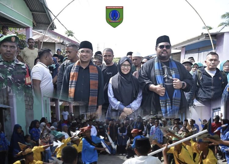 Bupati dan Wakil Bupati SBT, Fachri Husni Alkatiri-M. Miftah Thoha R. Wattimena bersama rombongan melakukan Kunker ke Pulau Gorom. (Dok : FB Pemkab SBT)