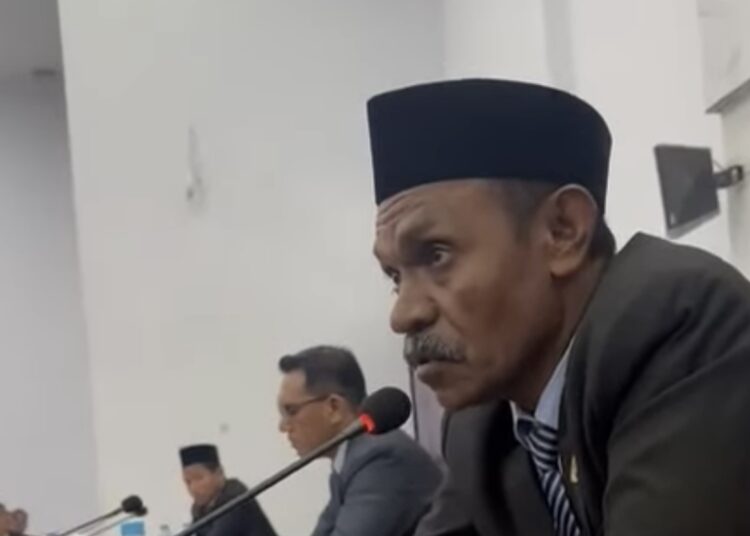 Anggota DPRD SBT Ahmad Voth