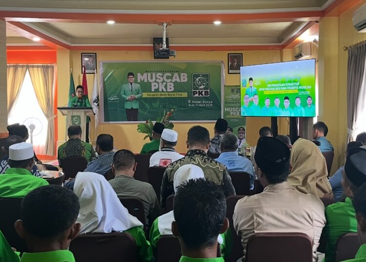 Wakil Ketua DPW PKB Maluku Asmin Matdoan menyampaikan amanat DPP PKB pada Muscab ke-4 PKB SBT (Dok : Pribadi)