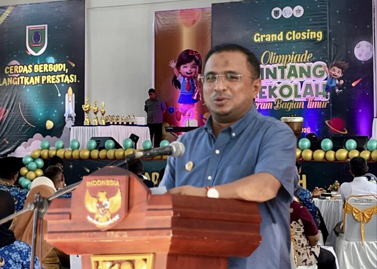 Bupati SBT Fachri Husni Alkatiri memberikan sambutan pada acara penutupan OBS