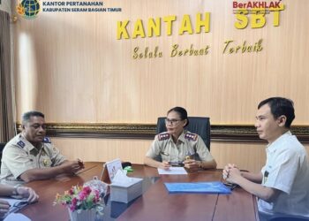Kepala KP2KP Bula Sambangi Kantor Pertanahan SBT Koordinasi Penerbitan Sertifikat BMN