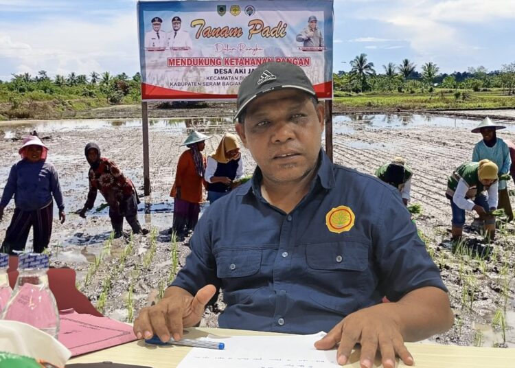 Plt Kepala Distan SBT Sofyan Waraiya