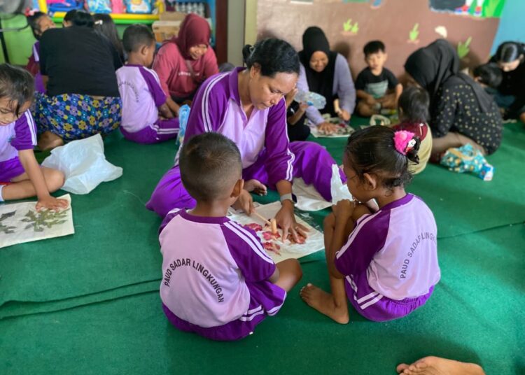 Pertamina Patra Niaga melalui Aviation Fuel Terminal (AFT) Pattimura terus menunjukkan komitmen dalam mendukung pendidikan berbasis lingkungan di Kota Ambon.