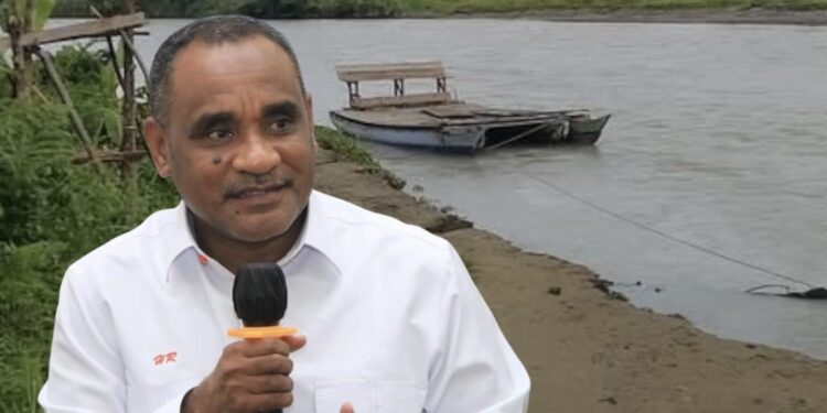 Jadi Kendala Mobilitas, Rumadan Minta Pemkab SBT Bangun Jembatan Darurat di Sungai Bobot