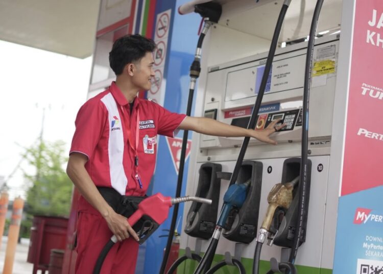 Pelayanan BBM di SPBU (Dok : Ist)