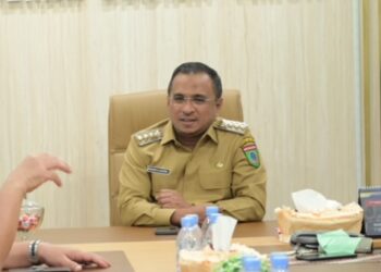 Damkar SBT Sigap Tangani Karhutla, Bupati Fachri Perintahkan Langkah Preventif kepada Camat Bula
