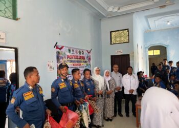 IBI-Baznas SBT Salurkan Sembako, Masker dan Suplemen kepada Petugas Damkar