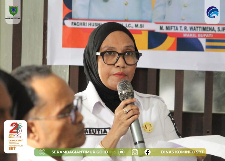 Kepala Dinas Komuniksi dan Informatika (Diskominfo) SBT Sitti R. Meutia Manaban (Dok : Diskominfo SBT)