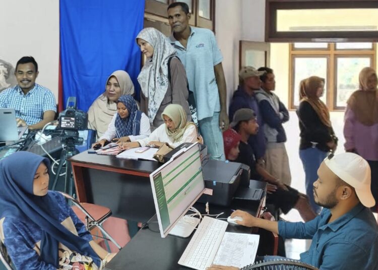 Pelayanan KTP-el di Kecamatan Pulau Gorom (Dok : Ist)